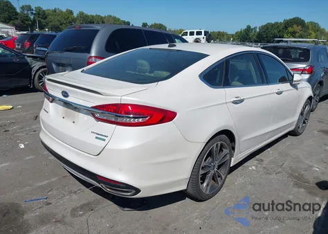 2017 Ford Fusion Titanium z USA, uszkodzony, nr VIN 3FA6P0K92HR215107
